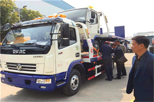 新和汽车道路救援拖车价格